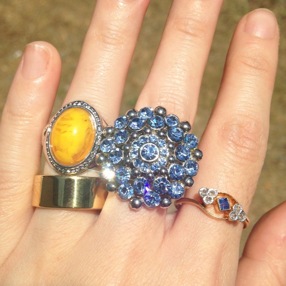 Ring Sparkly Statement - Picture 2 of 5